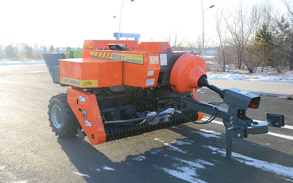 標(biāo)題：9YF-2.2S三道繩方草捆撿拾壓捆機(jī)
瀏覽次數(shù)：180
發(fā)表時(shí)間：2023-12-12