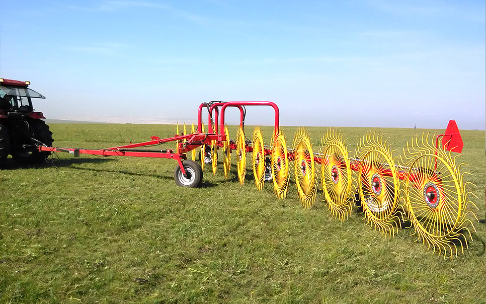 標題：9LC-7.6型指輪式摟草機
瀏覽次數(shù)：40
發(fā)表時間：2023-12-12