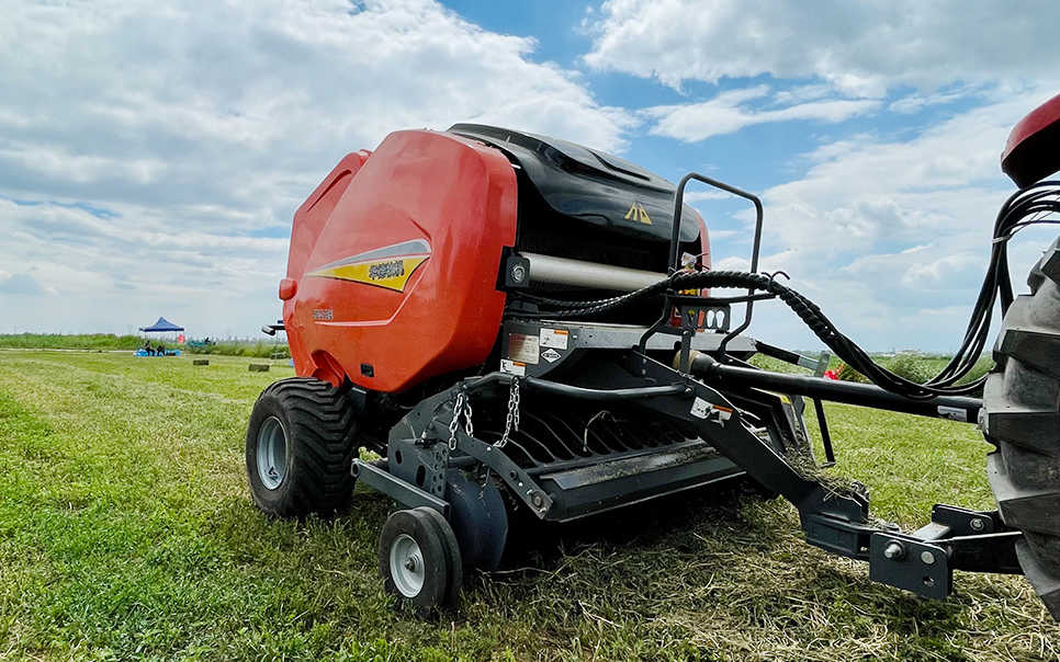 標(biāo)題：9YGJ-2.2B圓草捆打捆機(jī)
瀏覽次數(shù)：276
發(fā)表時(shí)間：2023-12-12