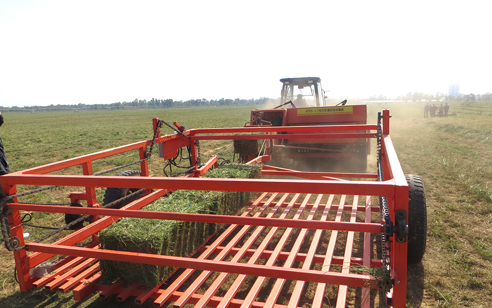 標(biāo)題：9JCK-15方草捆收集車
瀏覽次數(shù)：50
發(fā)表時(shí)間：2023-12-12