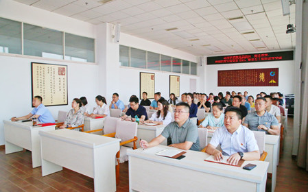 標(biāo)題：中國農(nóng)機院黨委委員、副總經(jīng)理，呼和浩特分院黨委書記、董事長王振華講授黨課
瀏覽次數(shù)：1410
發(fā)表時間：2024-06-26